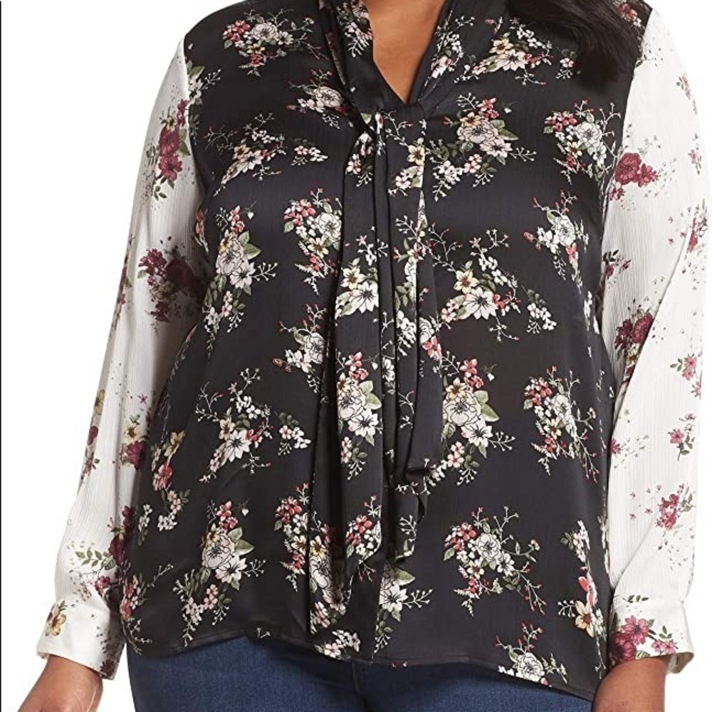 Vince Camuto Black Floral Top Size L